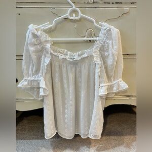 CeCe White Embroidered Eyelet Pattern Blouse Size Medium